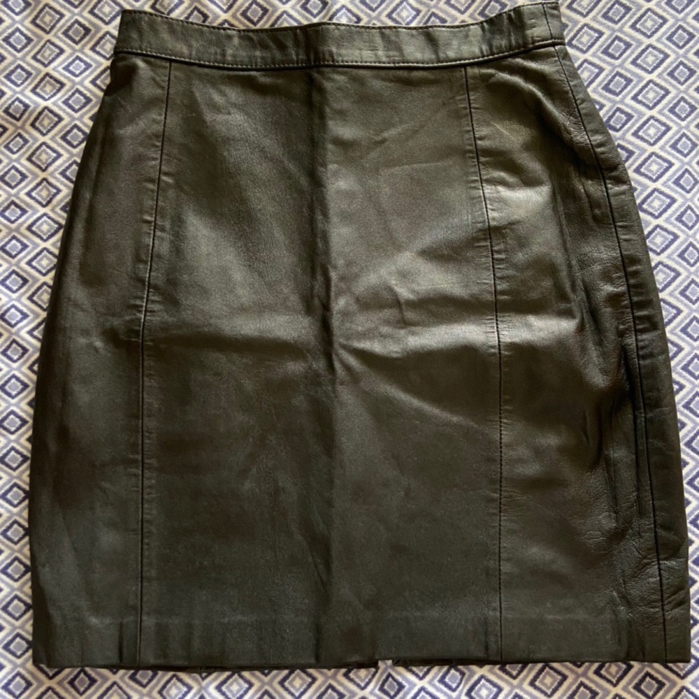 *SOLD*   90s vintage genuine leather fitted skirt